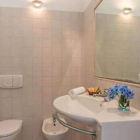 Casale Brolio 12&2, Emma Villa *
